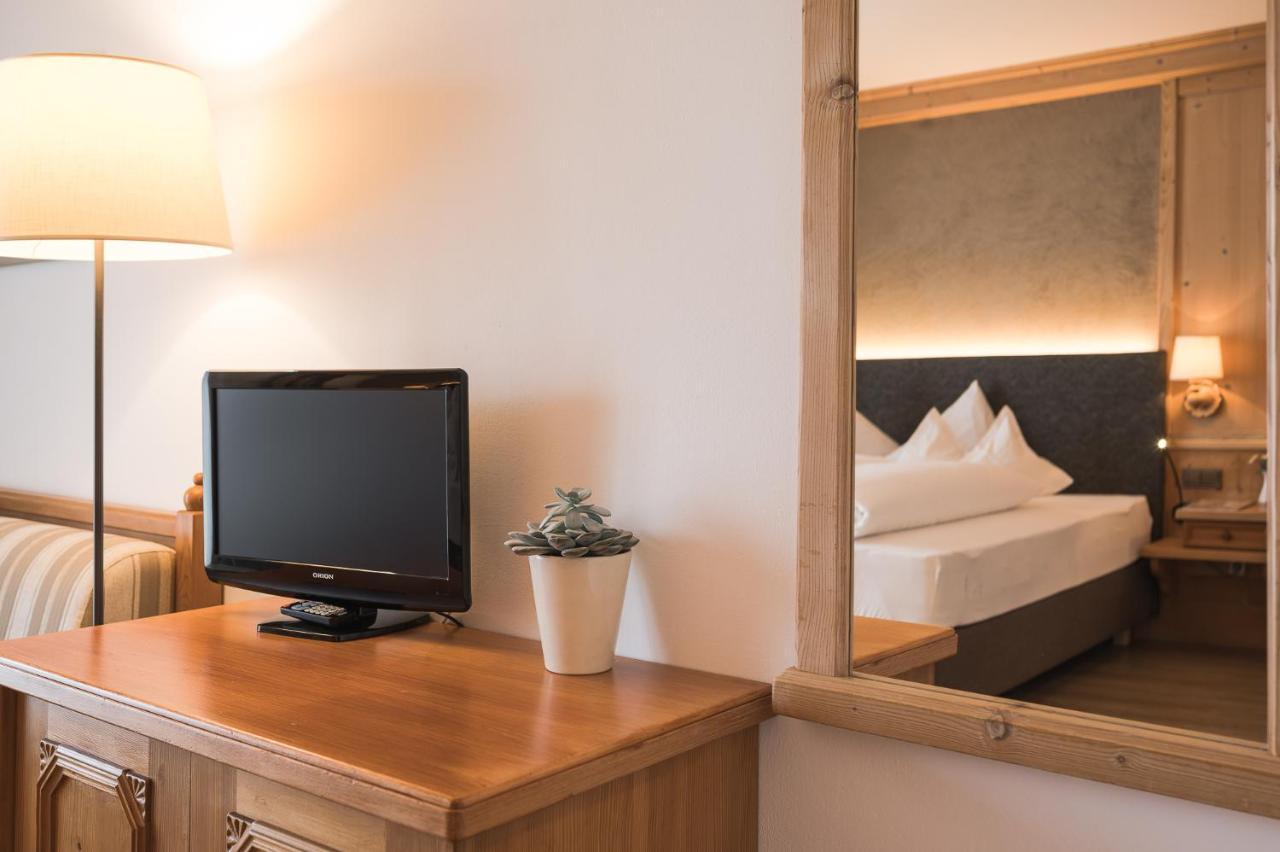 Hotel Alpenhof Tirolo Eksteriør billede
